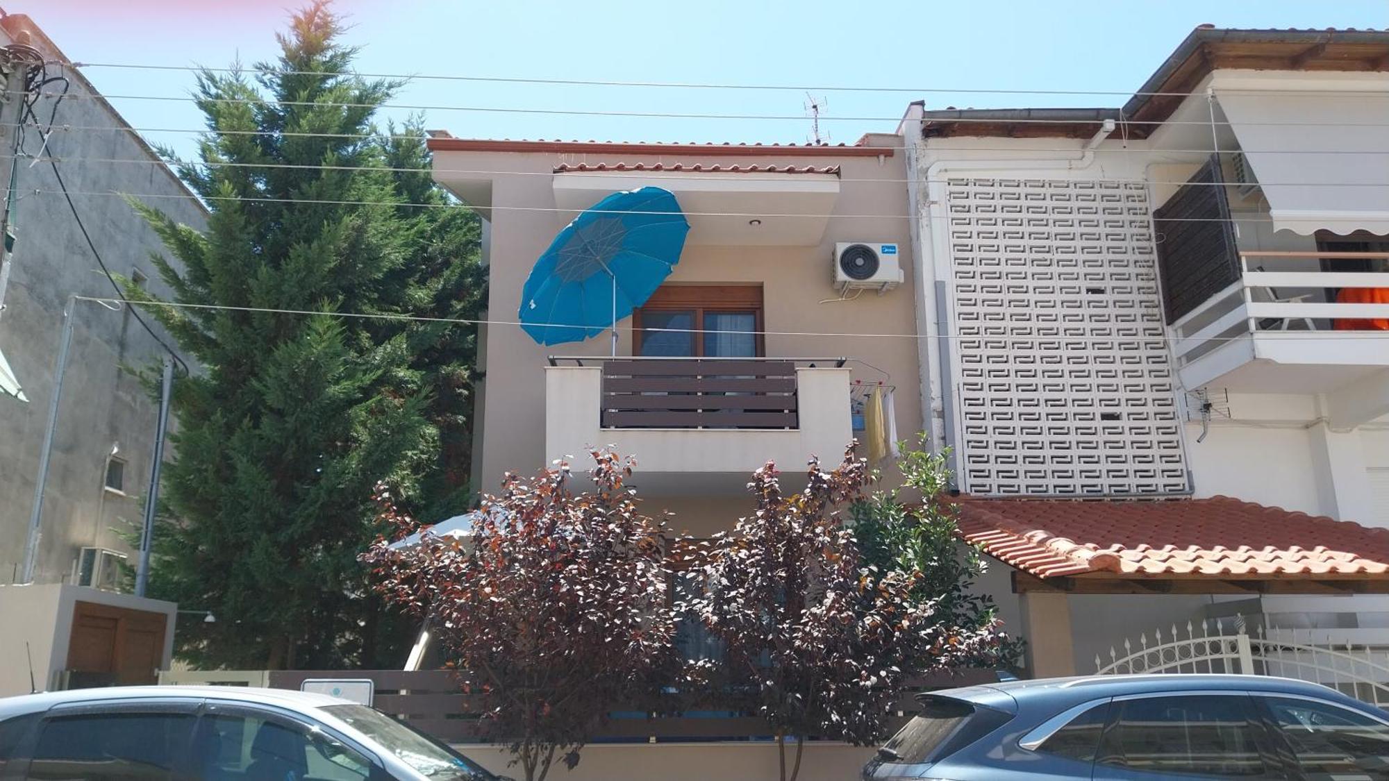 Perla * Paralia Dionysiou