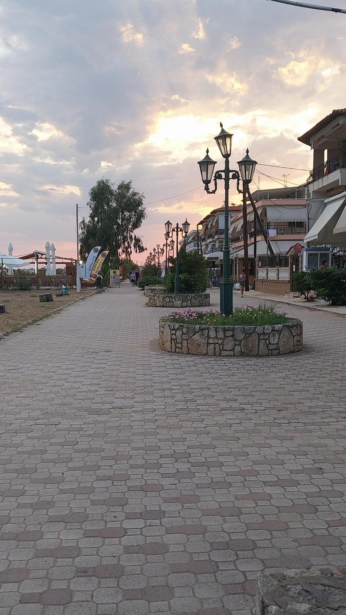 Perla Paralia Dionysiou